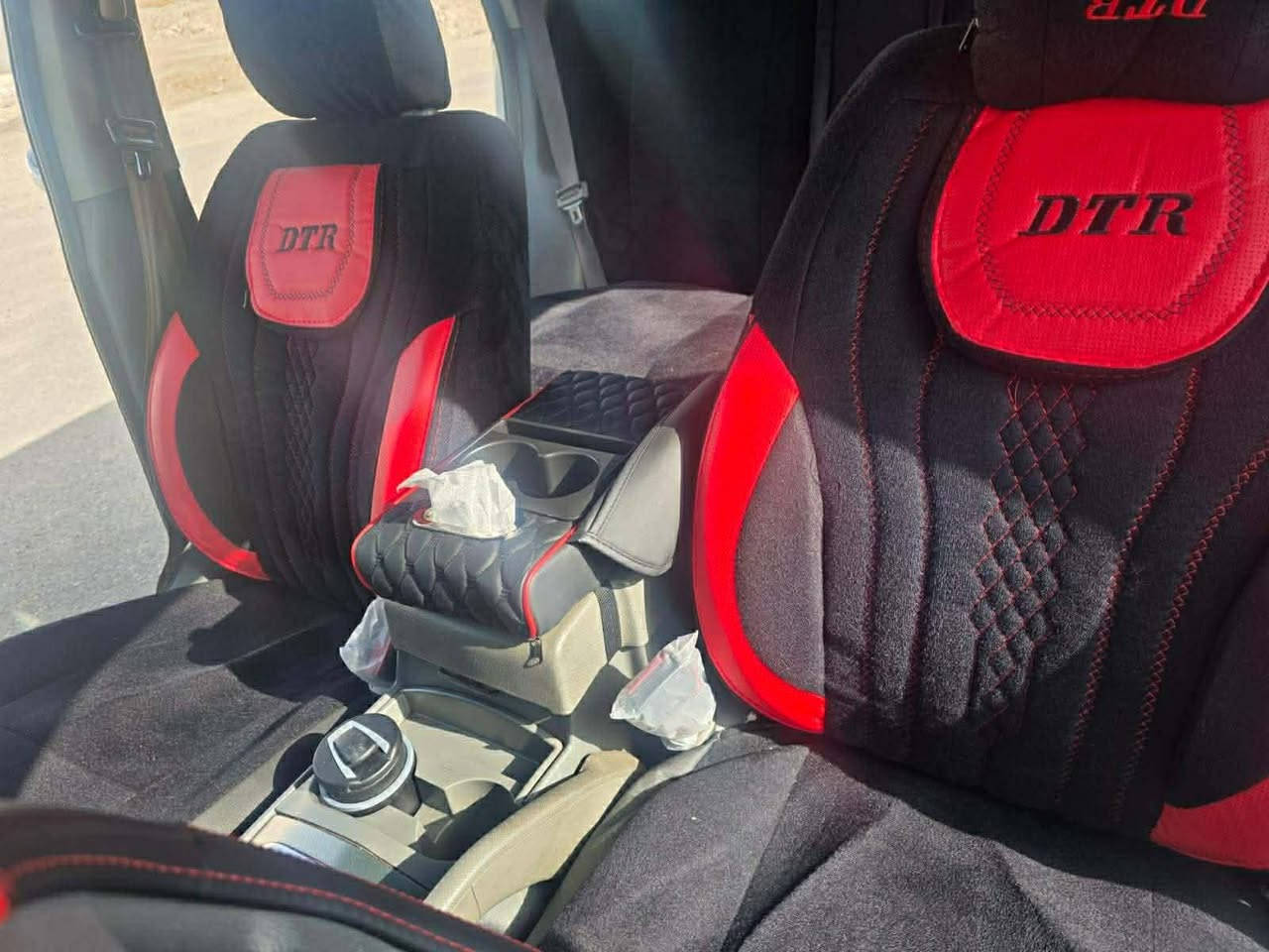 سلام عليكم للبيع جيب 2007 امريكي حادث ربع البنيد السعر ٩٥ وبيهة مجال ***********   مكلف بنشر
