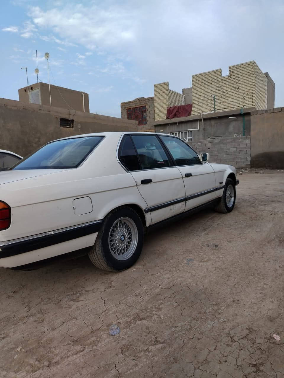 السلام عليكم
بي ام ٧٣٥ اصل وفصل
فتحه سقف
اي بي اس
كير ومكينه مكفولات
كهربائيات شغاله
صدره 70/100
رقم بغداد هزه جديده مصفره غرامات
سنويه لل ٣٠ تحويل مباشر
تبريد شغال
برده خلفيه بلاديه
السعر ٤٥ وبيه مجال قليل
***********
