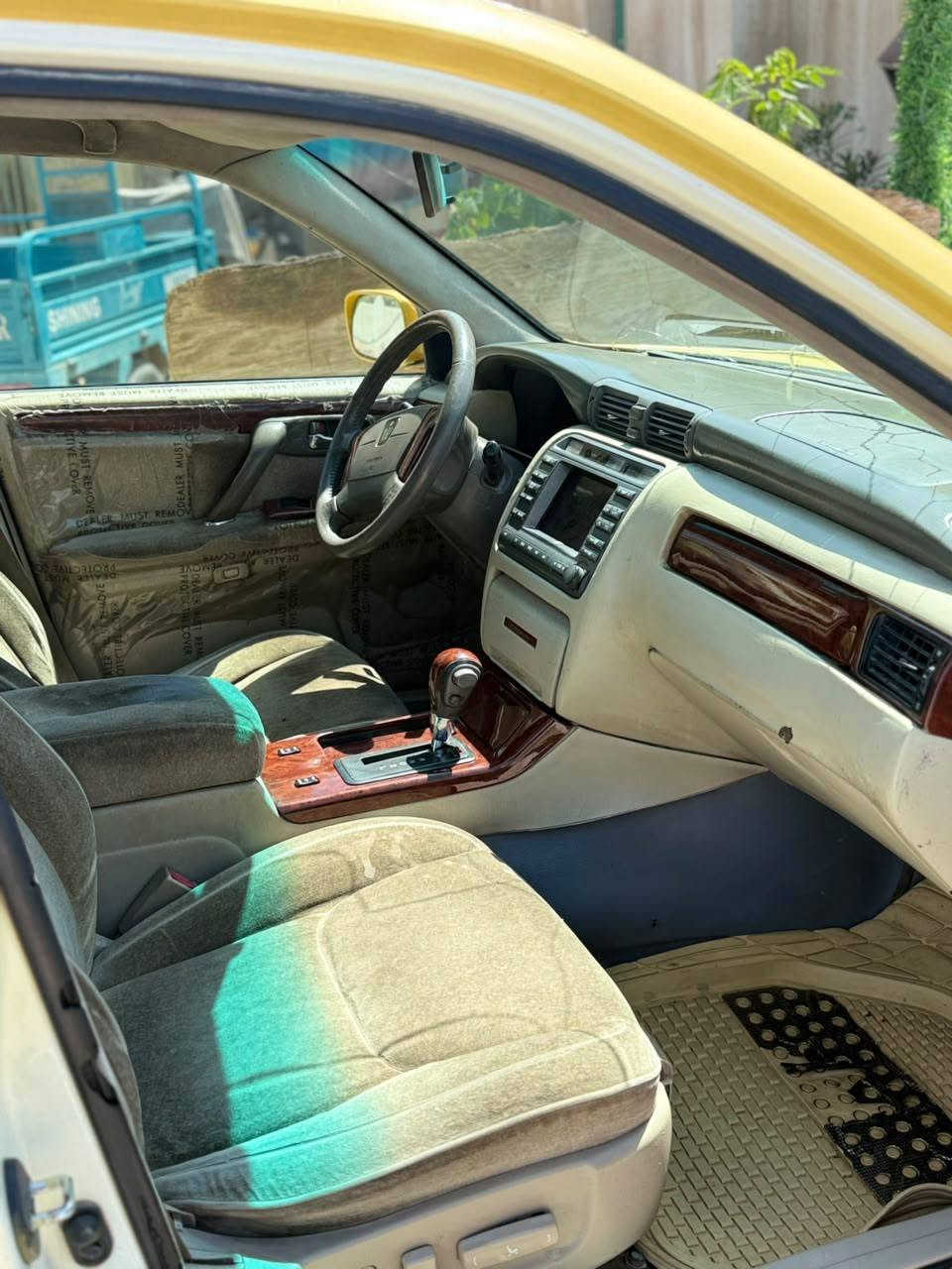 سلام عليكم شباب
ملكه موديل 2000 راعيها مااندله مكينه بيها لاستيك ولف  وناعمه ولاصوت تبريد ثلاجه وتخم تواير وحداديه جديده گشر صافي مكان سياره ناصريه السعر 22 وبيها مجال 
الرقم /***********
