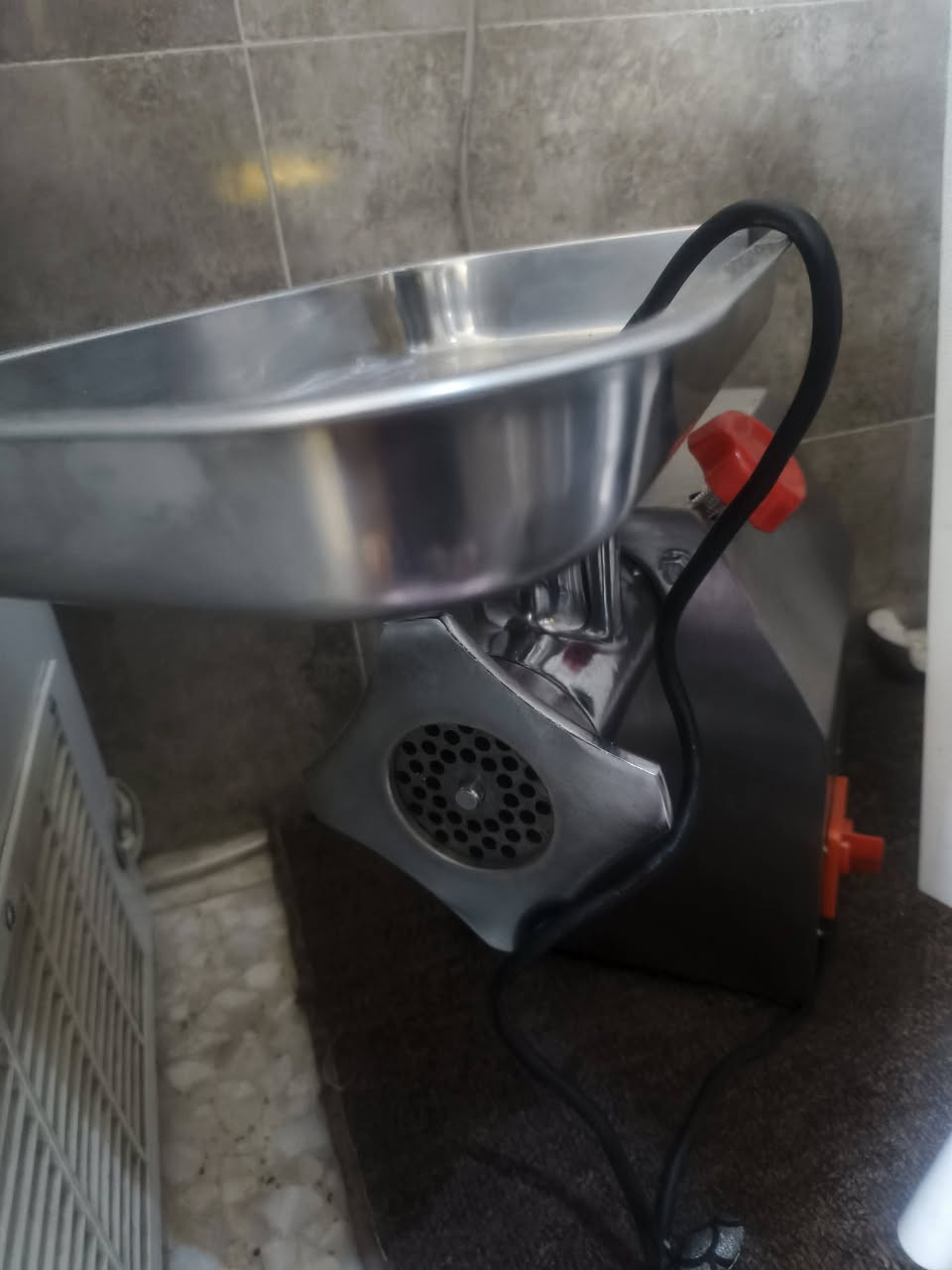 السلام عليكم غراض للبيع جديده غير مستعمله الاستفسار واتساب ***********
