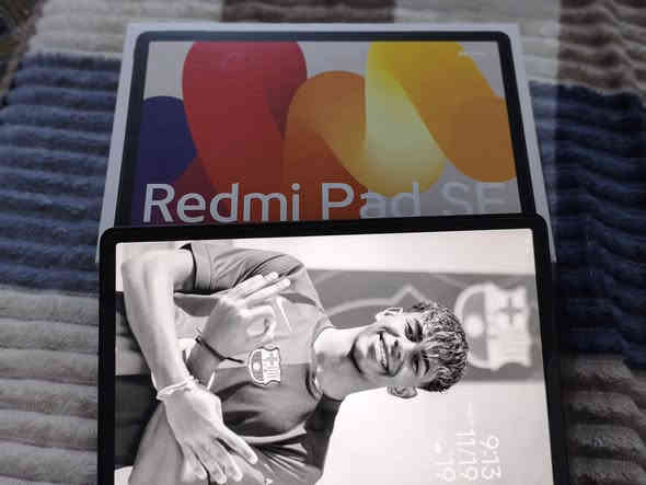 سلام وعليكم عندي ايباد مستعمل قليل ريدمي باد SF
كامل ملحقاته ايباد نضيف وجديد سعر 250 تواصل ***********
