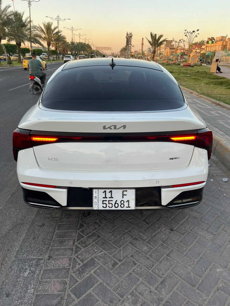 سلام عليكم
للبيع | 2025 KIA K5 GT-Line

المسافة المقطوعة: 13000 ميل

المحرّك: 2500cc
رقم بغداد
المواصفات:
 • فتحة سقف بانوراما
 • تشغيل بصمة
 • رادار أمامي
 • رادار جانبي (نقطة عمياء)
 • تحكمات مقاعد كهربائية
 • شاشة وسطية كبيرة
 • سايد بريك دكمة (Electronic Parking Brake)
 • تدفئة مقاعد
 • تدفئة ستيرن
 • نظام تثبيت السرعة
 • حساسات أمامية
 • كاميرا خلفية عالية الدقة
 • دخول ذكي
 • إضاءة خارجية LED
السعر:195ورقة

رقم صاحب السيارة ***********
