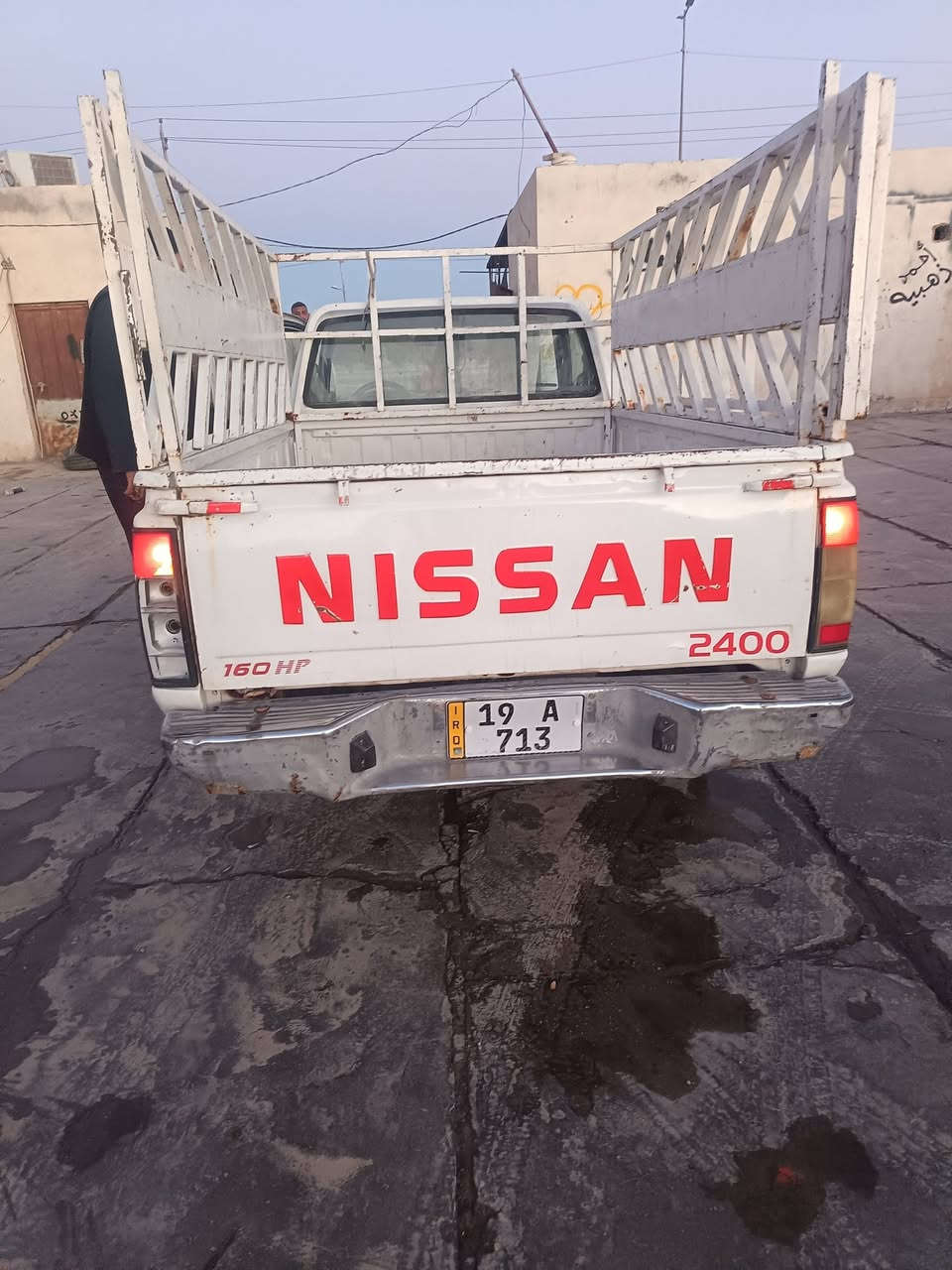 سلام عليكم سياره نيسان موديل 2001شبوط خمسه جنكال نضيفه رقم نكلايزي بسمي تحويل ثاني يوم رقم السياره كربلاء ومكان السيارة الدوانيه الشنافيه اتصل *********** السعر 70 وبيه مجال
