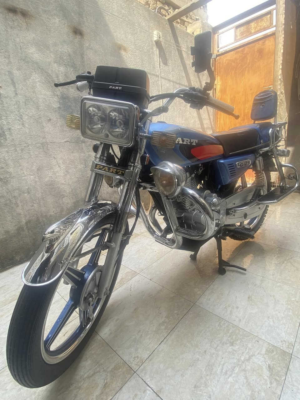 بارت موديل 23 كلشي بيها بلادي مامفتوح برغي 
اوراق اصولي مو استنساخ ولا كلك مطلعها ع ايدي من المعرض 
سعرها مليون و200 قفل 
تواصل واتس *********** ناصريه مركز
