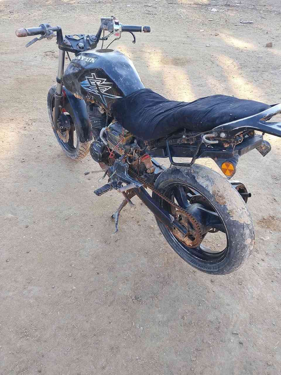 السلام عليكم دراجة دايون باندا موديل2015مكينتها ادخن بس شغالةوماتشتغل سلف ما اعرف شنو نقصها وبريكها عوزه دسكات السعر150وبي مجال  العنون طريق كربلاء نجف عمود720رقم***********
