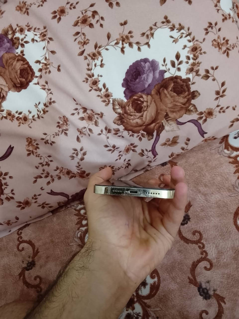 سلام عليكم ايفون 13 برو ماكس نضافه 100% جهاز فقط مبدل شاشه 3 خيارات فيس ايدي شغاله بطاريه بلاديه 80 ذاكره 256 جهاز بعده لوك مبدل ضهر درجه اولى صوت ✅اتصال✅تكنيك✅فيس ايدي✅ انطيكيا ع ضمان افحص مكاني التاجي ☎️*********** متوفر واتساب سعر 425
