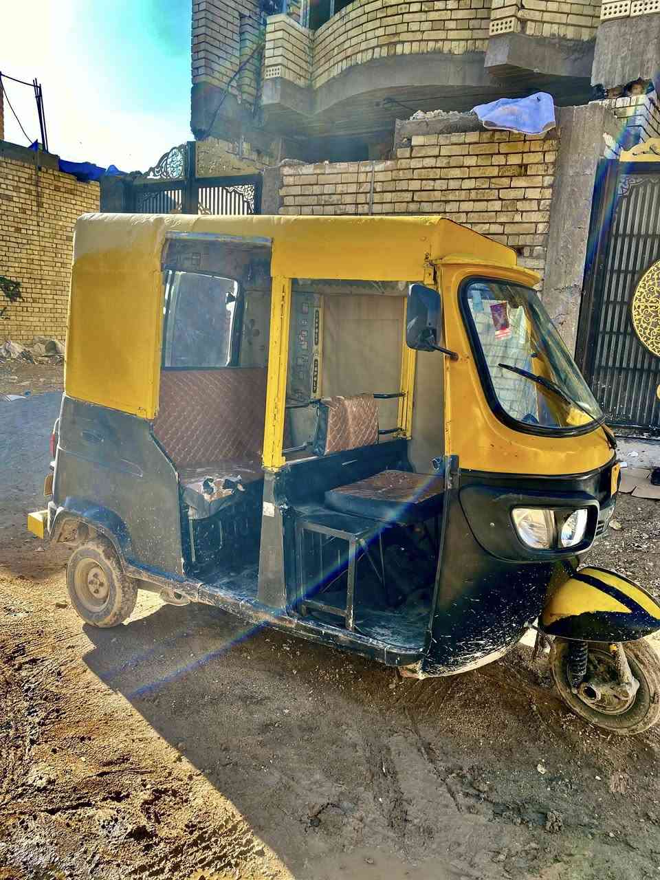 السلام عليكم عندي تكتك تيبي أس نضيفه حيل بس يحتاجله غلسه اني ماطلع بيه بس طابكه بل باب التكتك من أيدك الشارع التكتك نكره شرط حيل نضيف ولله شادله اني جادر تفصال حديد يعني انسه مطر حر انسه التكتك قطرت صبغ مابيه اني محتاج واريد أبيعه موديل 2018العنوان بغداد البلديات الرقم ***********سعر 3100بي مجال
