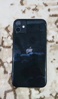 آيفون 11 • ظهر مكسور • بطارية ٧٦٪