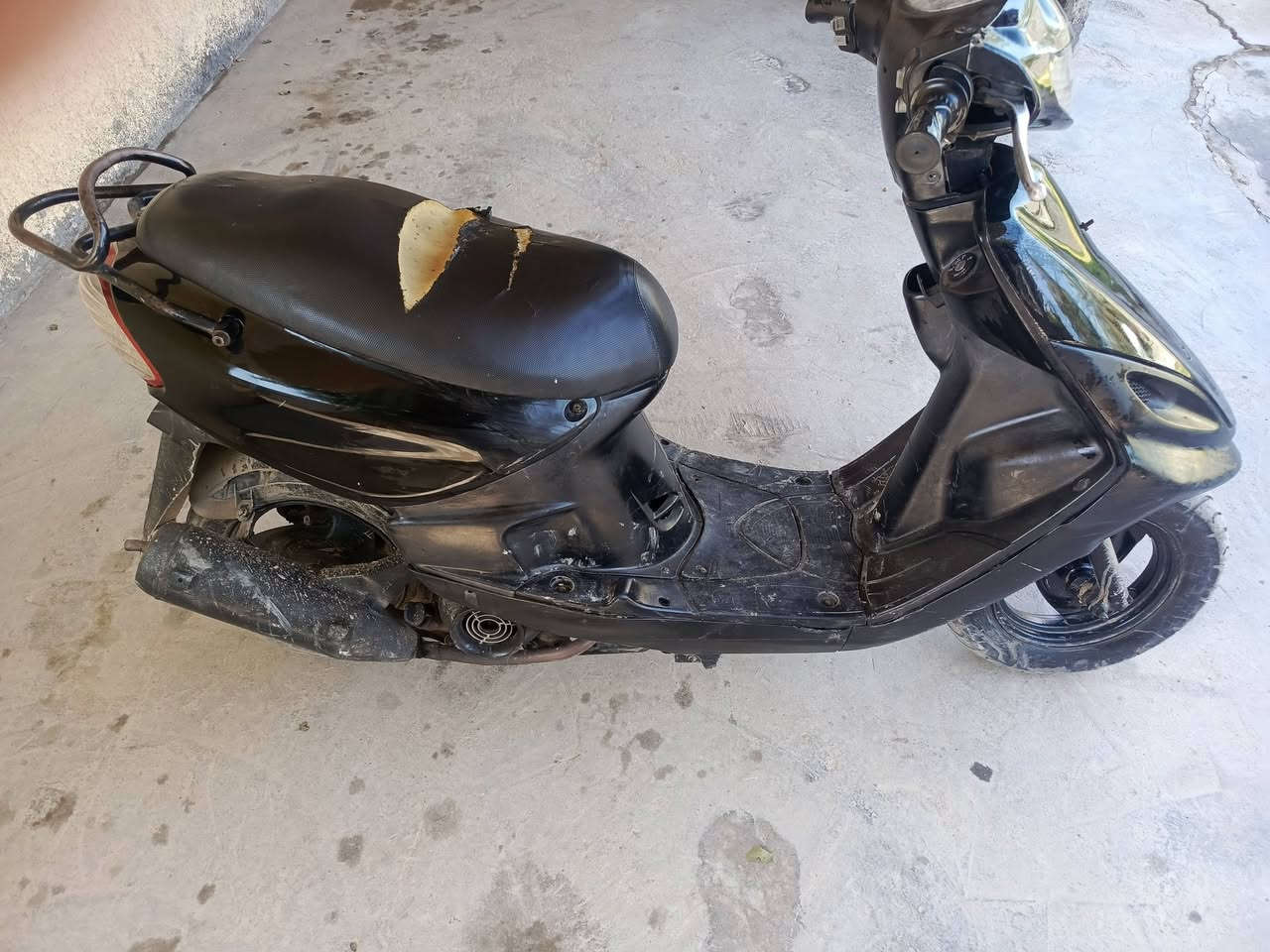 دراجه لبيع المواصفات قجمه 120 بس محرك كايم تايرات جديده سعرهه 200 وبيهه مجال الرقم ***********
