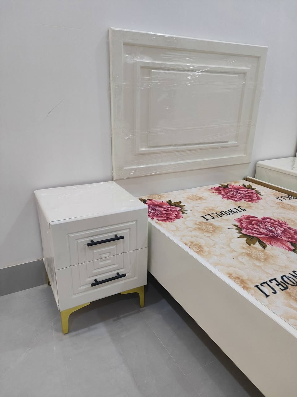 النجاره العراقيه💖👀
"فكرتك… نصممها، ننفذها، ونحوّلها لقطعة فنية تعيش وياك 🔨✨
جرابي ا حسب طلب الزبون🚪📌

رقـــم الهاتف ***********📞.
