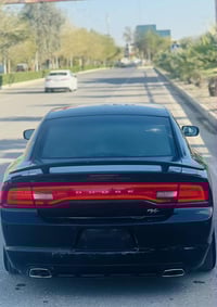 دودج تشارجر • ٢٠١٤ • اسود ٨ سلندر