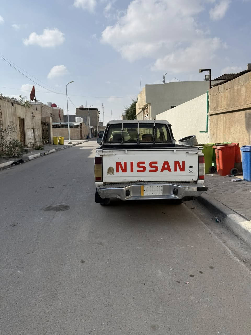 نيسان شبوط 2001 للبيع سياره بيها صبغ أبيعها صبغ عام  سنويه منتهيه ب 2020 كير محرك شاصي كفالة رقمها بصرة وراعيها بالبصرة يريد مداور سعرها 65
***********
