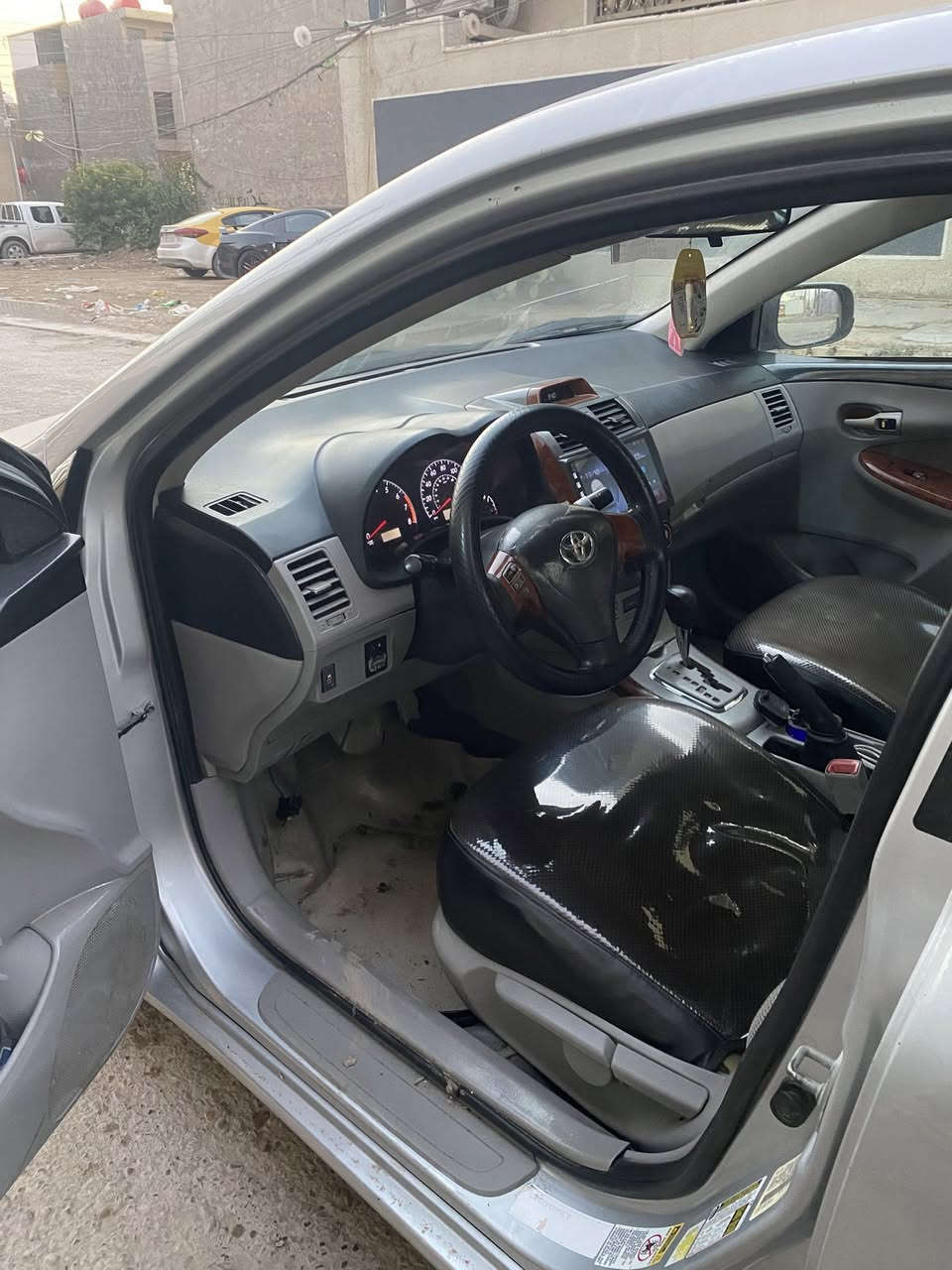 السلام عليكم
كورلا موديل 2013 وارد امريكي محرك 1800 كير محرك كفاله صدر امامي خلفي جديد صبغ 3 قطع بدون دواخل 
سعرها 123 وبيها مجال مكاني بغداد الثعالبه
***********
