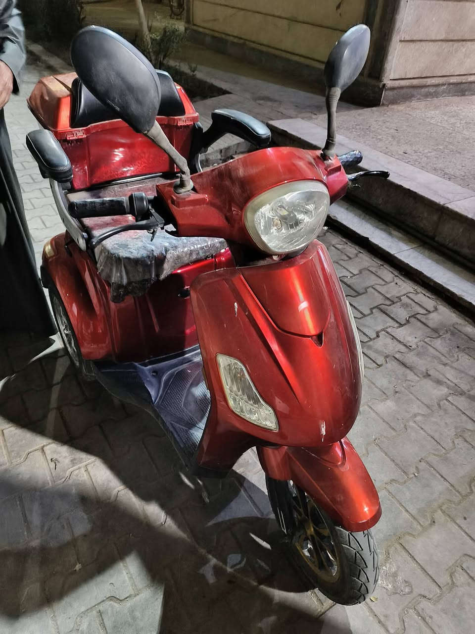 سلام عليكم دراجه شحن جديده ستعمال قليل بطاريات بلاديه ماعايزه أي شي نفر واحد كلها شغاله السعر ٩٠٠ وبيها مجال المكان نجف رقم ***********
