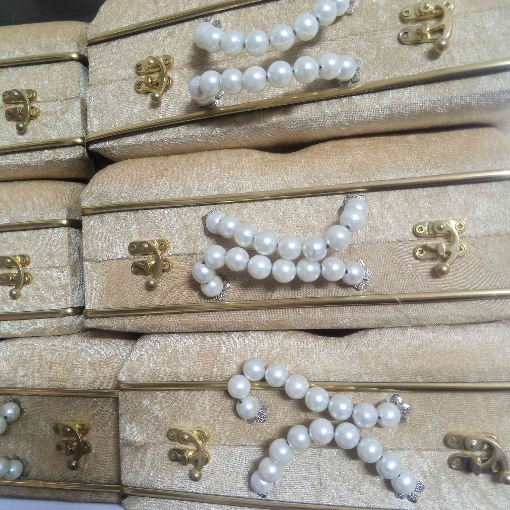 تحياتي للجميع تصفية مخزن هذه الصور للاتصال ***********
