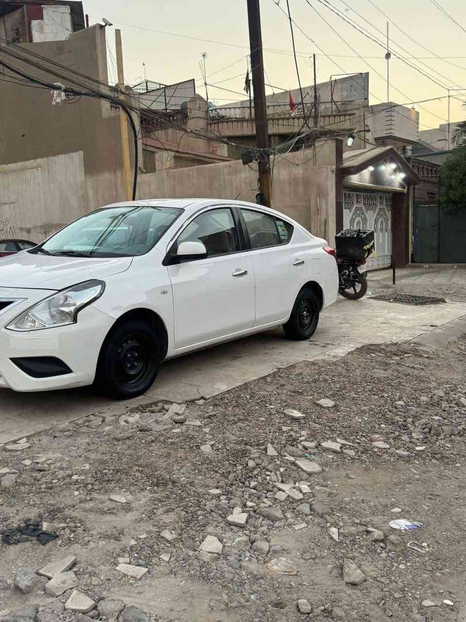 سلام عليكم
نيسان سني للبيع 
٢٠٢٠
مكفوله كفاله عامه 
عده طخه بصيطه بال منشور 
ماشيه ٥٩ حقيقي 
كير محرك تبريد مكفول وضع شركه 
رقم سليمانيه سنوينه شرط 
مكاني بغداد كراده 
الشراي يتصل 
***********
