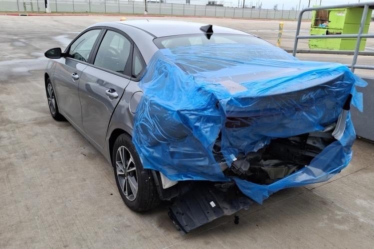 كيا فورتي وارد امريكي موديل ٢٤ ماشية 24 الف مايل
محرك 2000 دوش 
 تتشغيل سويج
تحكم ستيرن
كامرة كار بلى
حساسات
رادار
مود ثلاث سرع
تدفئة تبريد 
ويل كب  
العنوان بغداد حي الجهاد
السعر 165 وبي  مجال بسيط 
للتواصل ‭0781 574 8332‬
رقم بغداد 
بدون ايربك 
وصوره حادثه منزلهن تبدل قبق جنطه بدون صبغ