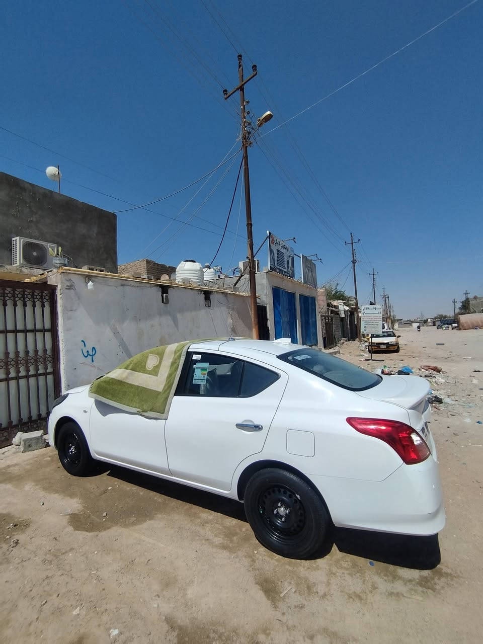سلام عليكم نيسان صني 25 هنديه ماشيه 14 بيه طخه بلباب مامسويه وبيه زلغ بلباب ورا سايق سويته سياه جديد رجا بس مكان البصره الزبير شراي يخابر *********** 
السعر 125
