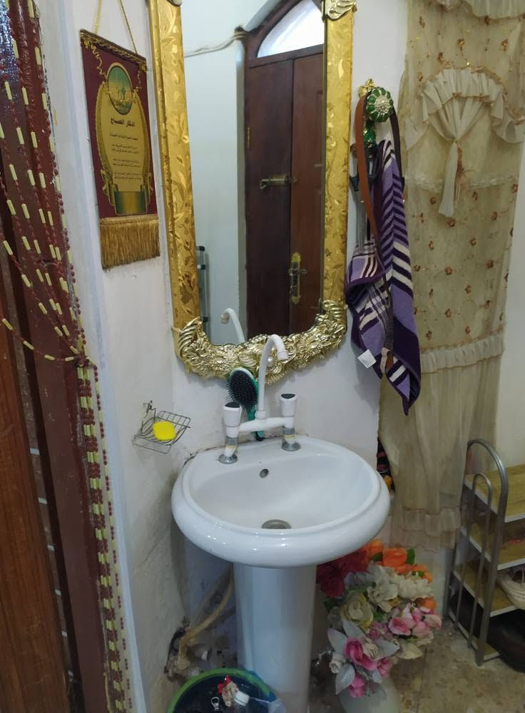 200متر حي الرساله خلف التجاري
طابق ونص اربع غرف نوم كربلاء, العراق
