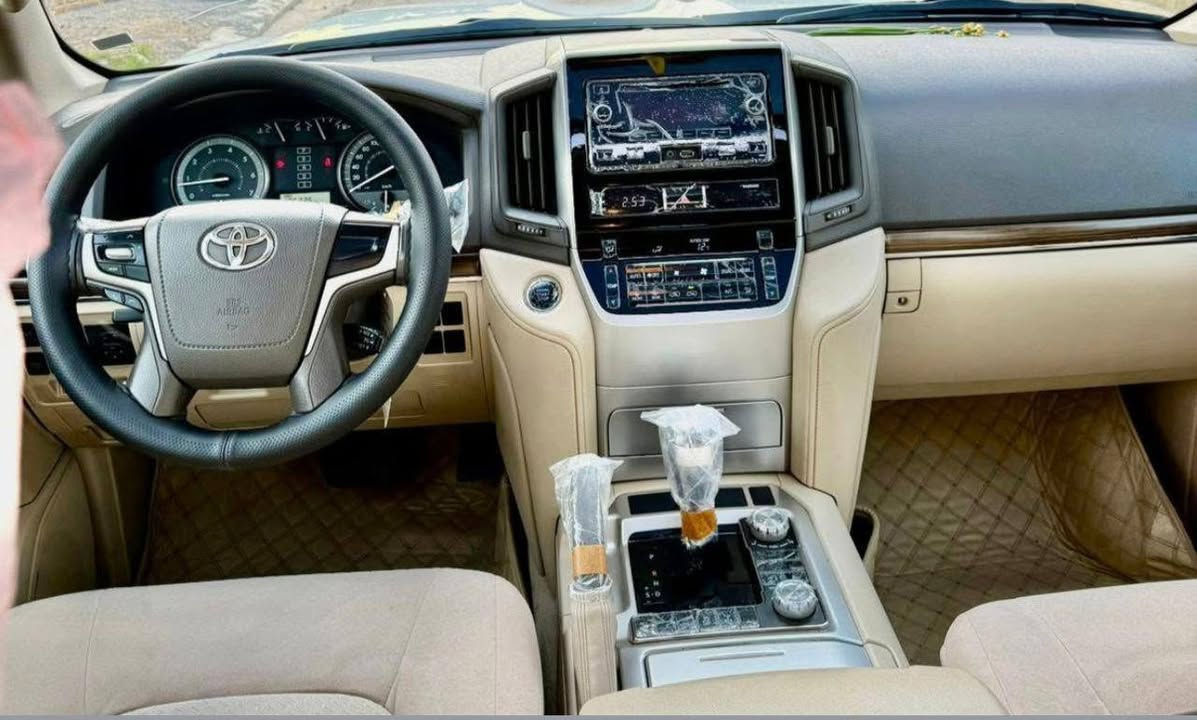 تۆیۆتا لاندکروز 2019 GX فول مواسەفات 
سفری شەریکەی جیهان 
سڵاید دەسک ئیستیل دەرەجە یەک 
بەخی ئاو سفری شەریکەی جیهان  
سەنەوی و ژینگەی نوێیە
دەعامی بۆ دەعامی بەشەرت
بێ بۆیاخ و بێ شوخت
زۆر بەجوانی و پاکی ماوەتەوە
هیچ مەسرەفێکی تێدا نییە

سعر : لە کۆمێنت داوای بکە ڕاستەوخۆ بۆت دێت 📥

گێڕ و مەکیەنەی بەشەرت
هیچ کێشەیەکی تێدا نییە
تەحویل و بەناوکردن بەشەرت

ژمارەی خاوەنەکەی
***********
وەتسئاپ
