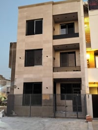 بيت جديد للايجار 4غرف نوم زيونة 714 للاستفسار 07704298039