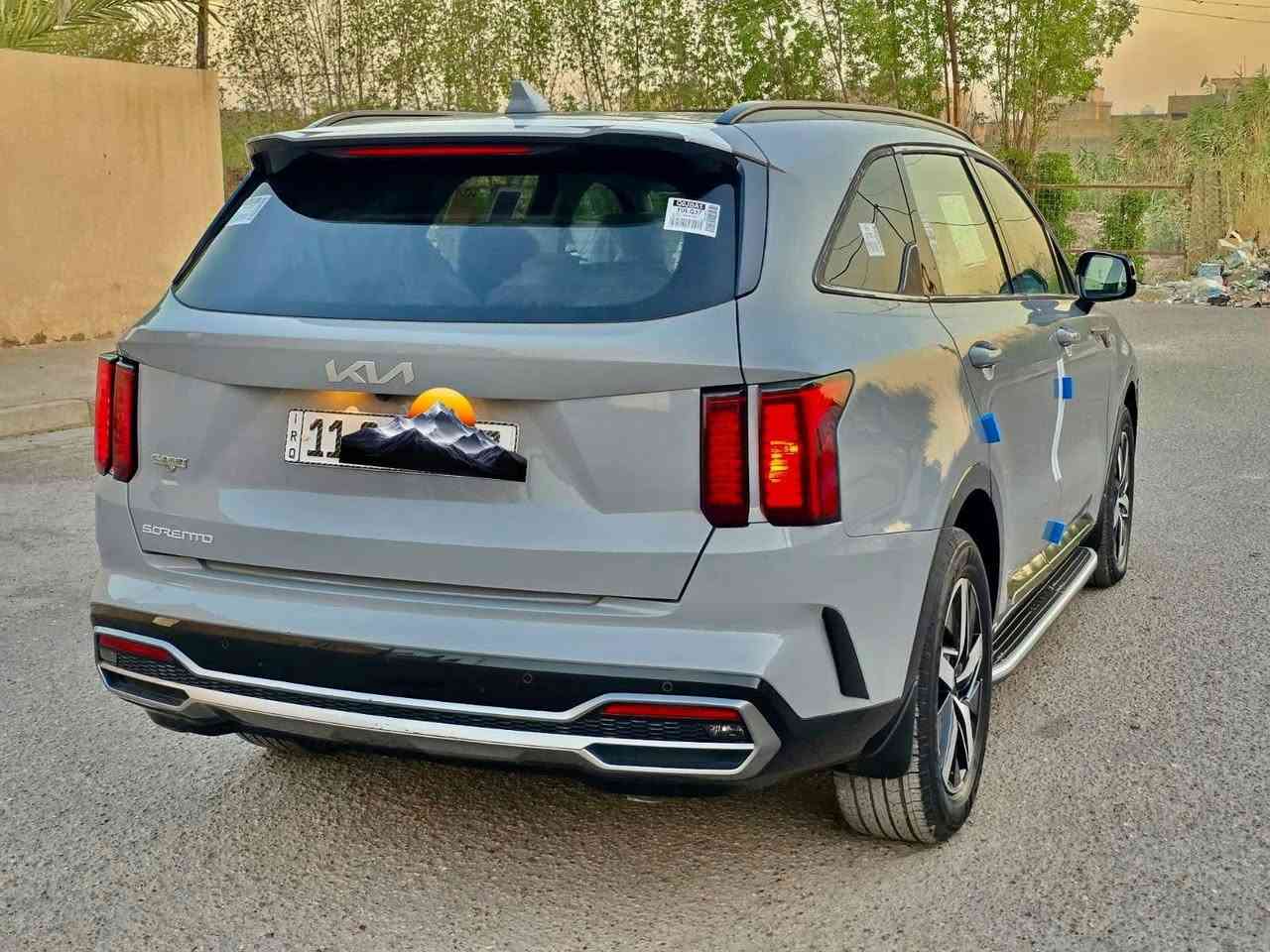 كيا سورنتو برستيج 2023 وارد امريكي
سياره كلييييييين كفاله من الحادث وشوف الصور والسونار واتأكد بيها رش امريكي قطعه فقط واتصل وتدلل 

فول 1/1.  بنوراما 

مقاعد جلد ابيض VIB ملكي منفصل 

محرك 4 سلندر توربو 

رقم بغداد بسمي

المواصفات

عدادات شاشة دجتل

-داخل ابيض ملكي مطعم بصاج 

-كشن امامي كهرباء

-تدفئة تبريد المقاعد الامامية  

-شحن هاتف واير ليس 

-نقاط عمياء 

-  4 رادارات  

ويل 20 بلاك توب 

-حساسات خلفية 

حساسات جانبية  خمس كامرات محيطه

-تحديد مسار 

-قيادة ذاتية 

-صندوك كهرباء 

بصمة تشغيل وابواب 

نظام ترحيب خارجي عند الاقتراب من السيارة 

بك لايت لد 

4 انظمة قيادة سبورت سمارت ايكو كومفورت 

وقوف تلقائي خلفي 

وقوف تلقائي امامي 

وقوف تلقائي جانبي  

سايد بريك بصمة

اوتو هولد وقوف ذاتي لفترات قصيرة 

تبريد منفصل مناخي  

نظام قفل الابواب والزجاج لحماية الاطفال 

نظام نزول المنحدرات 

نظام ملاحة GPS 

لايت زينون 4 عدسات LED

تشغيل عن بعد 

شاشة Apple Car play شاشات خلفيه بلاديه 

الانارة الداخلية LED 

مثبت السرعة Cruise

المودات والأوامر الصوتية

فحص أنظمة السيارة 

حساسات ضغط اطارات 

مقود جلد حياكة

تبريد شاشة

قطعتين تبريد 

‏  ABS نظام مانع الانزلاق

شارة في المرايا الجانبية

١٠ مخارج منفذ الطاقة 

 ا  Bluetooth / USB 
السعر 215
مكاني بغداد 
الستفسار***********
