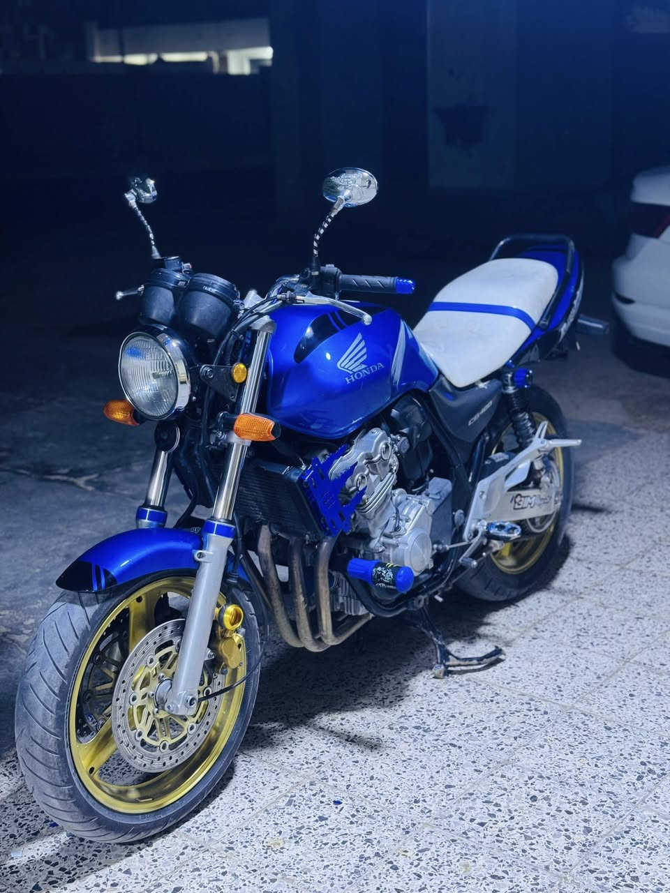 للبيع
دراجه cb400 نوزل موديل 2009 نزله 
من معرض تميم التميمي دراجه مكفوله 
كفاله عامه برغي 🔩مامتفتوح بيها دراجه 
متصرف عليه لو الف شرط اذا مو 180 ترجع
مكان الرمادي


**إذا كنت صاحب هذا الإعلان وتريد حذفه لأي سبب، رجاءا أرسل رسالة إلى الدعم الفني**