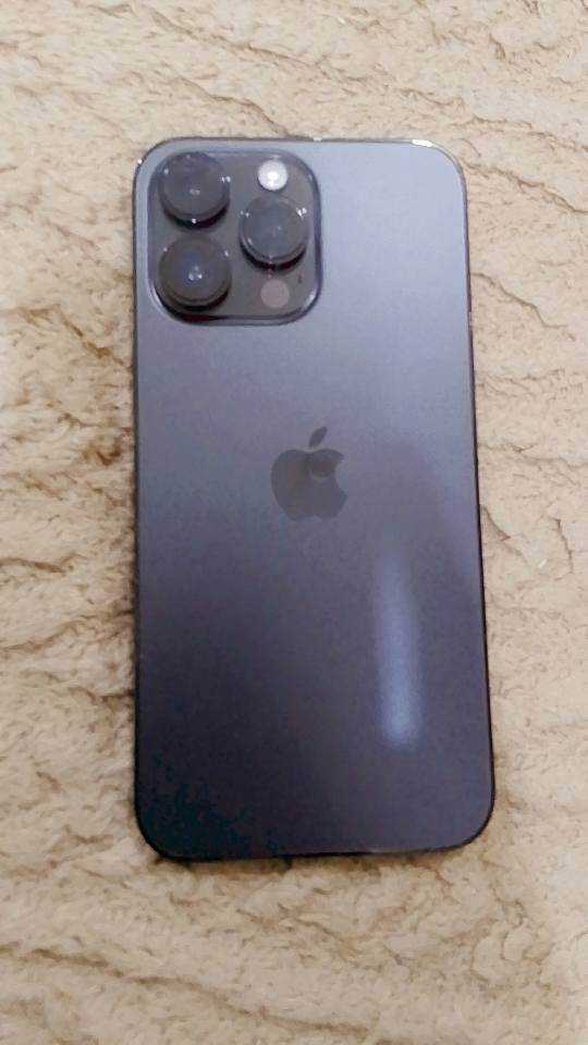 أيفون 14 برو ماكس ~ذاكره
الدقه 1290 بكسل 
 ```الكاميرا الرئيسيه 48MP
النضام ios 16
فول~ نضافه 90/100
بلادي كلشي ما مبدل بيها 
السعر 950 وبي مجال حق الجيه


**إذا كنت صاحب هذا الإعلان وتريد حذفه لأي سبب، رجاءا أرسل رسالة إلى الدعم الفني**