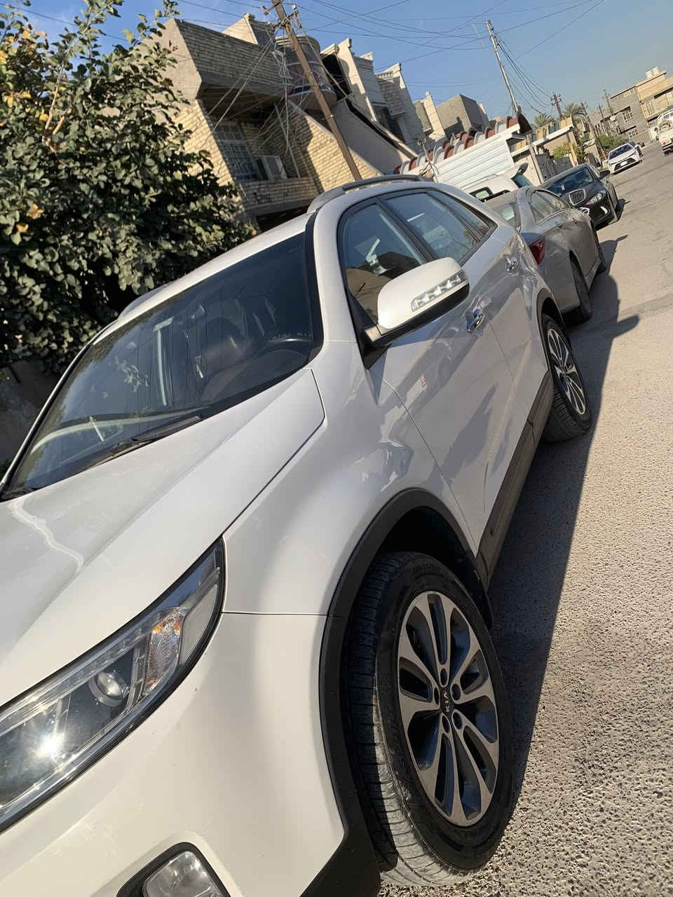 السلام عليكم
سورنتو 2015  

المحرك: V6 سعة 3.5 لتر 6 سلندر 

ناقل الحركة: أوتوماتيك + عادي 

الممشى 86الف كيلو متر Km

7 مقاعد 

مقاعد جلد

مقاعد أمامية كهربائية 

كاميرا خلفية

حساسات صف أمامية + خلفية

نظام دخول بدون مفتاح + زر تشغيل بصمه )  

بلوتوث / USB / AUX

مدخل USB امامي خلفي 

مرايات جانبيه كهربائية قلاب 

بيها الجاملغات الخلفية صبغ +باب خلف السايق 
 

للاستفسار او الاتصال عل رقم ***********

السعر - 185$وبيها مجال العنوان بغداد الزعفرانية
