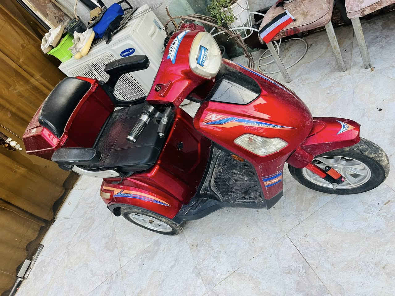 السلام عليكم دراجه مال معوقين 4بطاريات 3سرعات ترجع بك السعر 800                         الصفره دراجه  بكي رباعي كير اوتو بك او امامي محرك هونداي جديد شغال  السعر 350
***********
