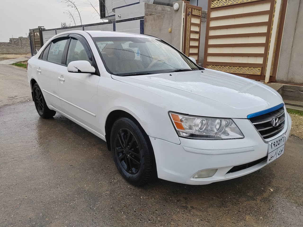 سعر ٩٨ ورقة
رقم اربيل شرط تحويل 
صبغ من جهتين جوه البوب 
ضرر بالصندق خفيف جداً 
***********
*********** 
عنوان تلعفر
