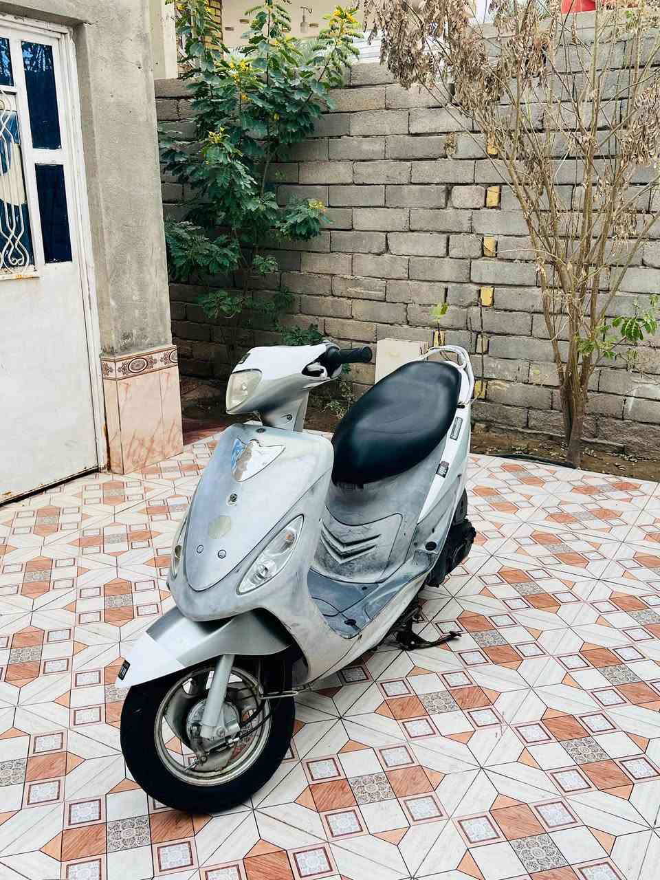 الهم صلي علئ محمد وال محمد ملاحضه اخوان المايشتري لايواعد والسوك كلشي حته ب350
سلام عليكم ماكس قجمه كفاله عامه حاويه صاله شهر نازله
سلف هندر. كهربائية اشاير 
دبلات خلفي وامامي. مكينه خرسه مكفوله من الفتح.  كيج بانزين / كيج سرعه بريك امامي وخلفي دراجه كله بلاد
المكان البصره قضاء المدينه الرحمانيه.
الاستفسار ***********.
