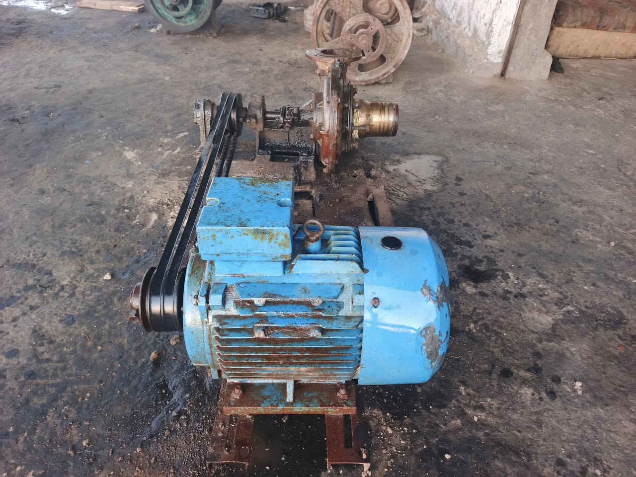 ماطور كهربائي 15حصان النوعيه الاماني
العنوان بابل الحمزه الغربي منطقة الخميسيه
السعر ٥٥٠وبيه مجال
***********
***********
