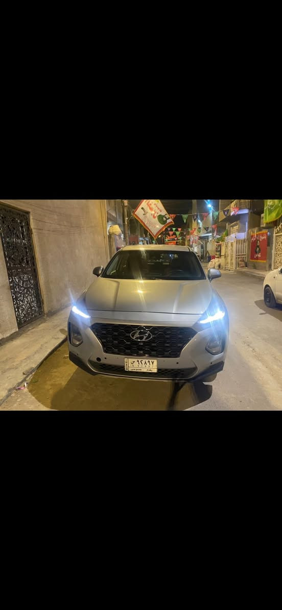 سلام عليكم سنتافي موديل 20 بسمي تبديل جاملغ فقط وصاربيهه حادث بلعراق خشم البنيد وبيهه اكلير باب السايق والباب خلف السايق ماشيه 56 كيلو بصمة كشن كهرباء بدون بانورامه وجلد وصندوق كهرباء مكلني بلديات شارع الكنيسه السعر 155 قابل للتفاوض ***********
