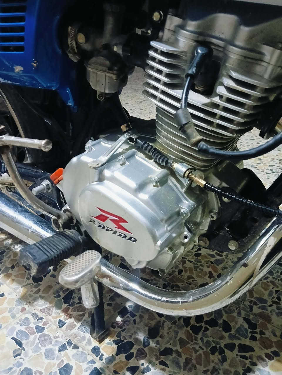 سلام عليكم دراجه للبيع 
1 محرك رابيدو موديل 23 
2 دراجه كلك كلك مكفوله عشاير
3 سعر 500 وبيها مجال حك الجيه 
4 المو شراي لا يراسل شلع


**إذا كنت صاحب هذا الإعلان وتريد حذفه لأي سبب، رجاءا أرسل رسالة إلى الدعم الفني**