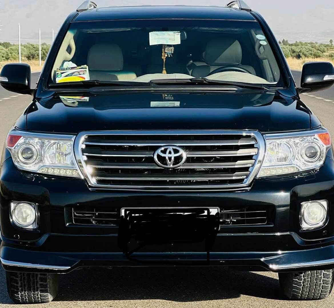 توێتا لاندکروزەر 2012 GXR 
فول مواسەفات دەرجە یەک ی کوشن کارەبای 
٦ بستۆنە نموونە لە جوانی و پاکی 
سەیارەکە تەنها182٠ هەزار ڕۆشتووە بەشەرت 
یەک دەست لە شەریکەوە 
هەموو گیانی لەسەر دەقی شەریکە ماوەتە
دەعامی بۆ دەعامی بەشەرت خاڵی نییە 
سۆنەریم داناوە 
سڵاید کوشن جلد و کارەبای  
رةقةم سليماني 
تەحویل و غرامە 
بەشەرت 
سەیارەکە وەک سفر وایە
زۆر زۆر تازەیە 
 بؤ سعر پةيوةندي بكةن
***********
***********
واتصاب وفايبر
شوين سيدصادق حلبجة, السليمانية
