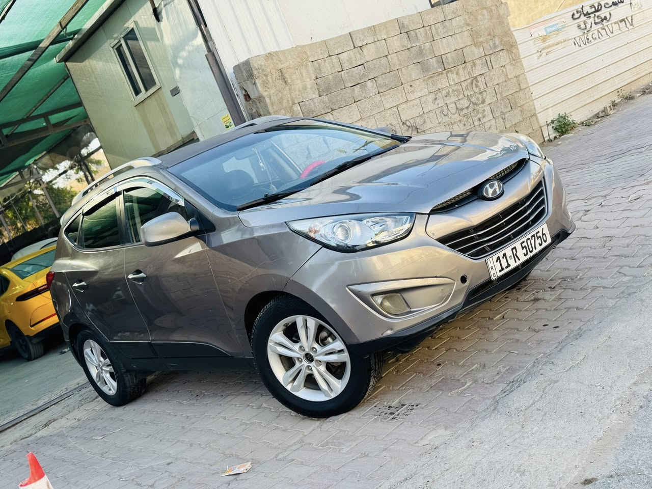 سلام عليكم (بيع او مراوس حسب قناعة)
ماشية 136

توسان 2011 امريكي كفاله عامه من صبغ فقط البنيد 

بدون ايرباك بدون دواخل بدوان شاصي 

مكينه دوش 2000 مواصفات نص فول 

كير مكينه مكفوله تخم تاير جديد قبل سبوع مشدود صدرها 80‎%‎ غرفتها 90‎%‎ 

رقم بغداد انكليزي تحويل مباشر 

مكانها بغداد 

للاستفسار على الرقم 

***********
