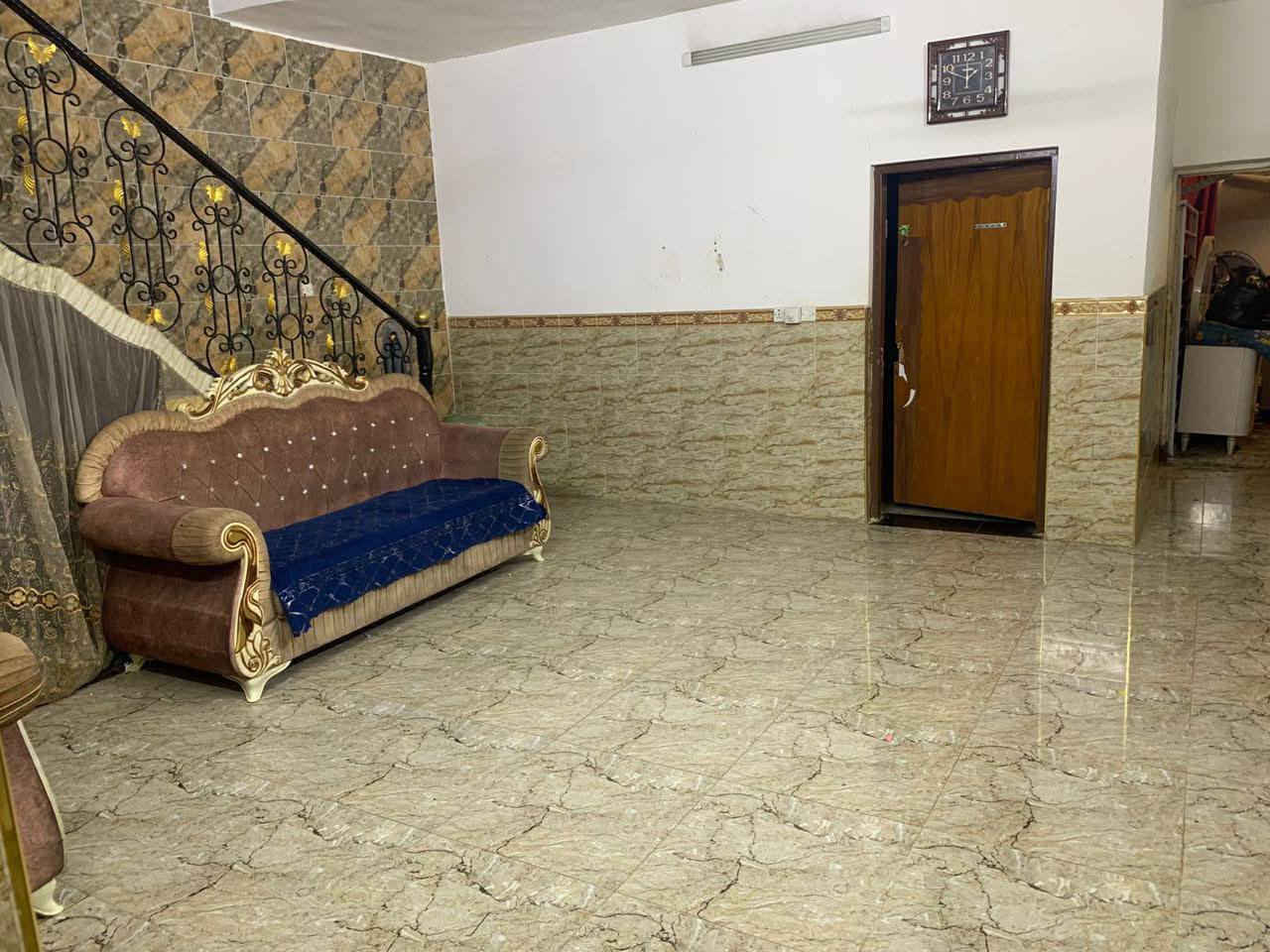 السلام عليكم دار للبيع ابو الجدايل مساحه ١٥٠متر  طابقين فرع القابله قرب الجامع للاتصال ***********
