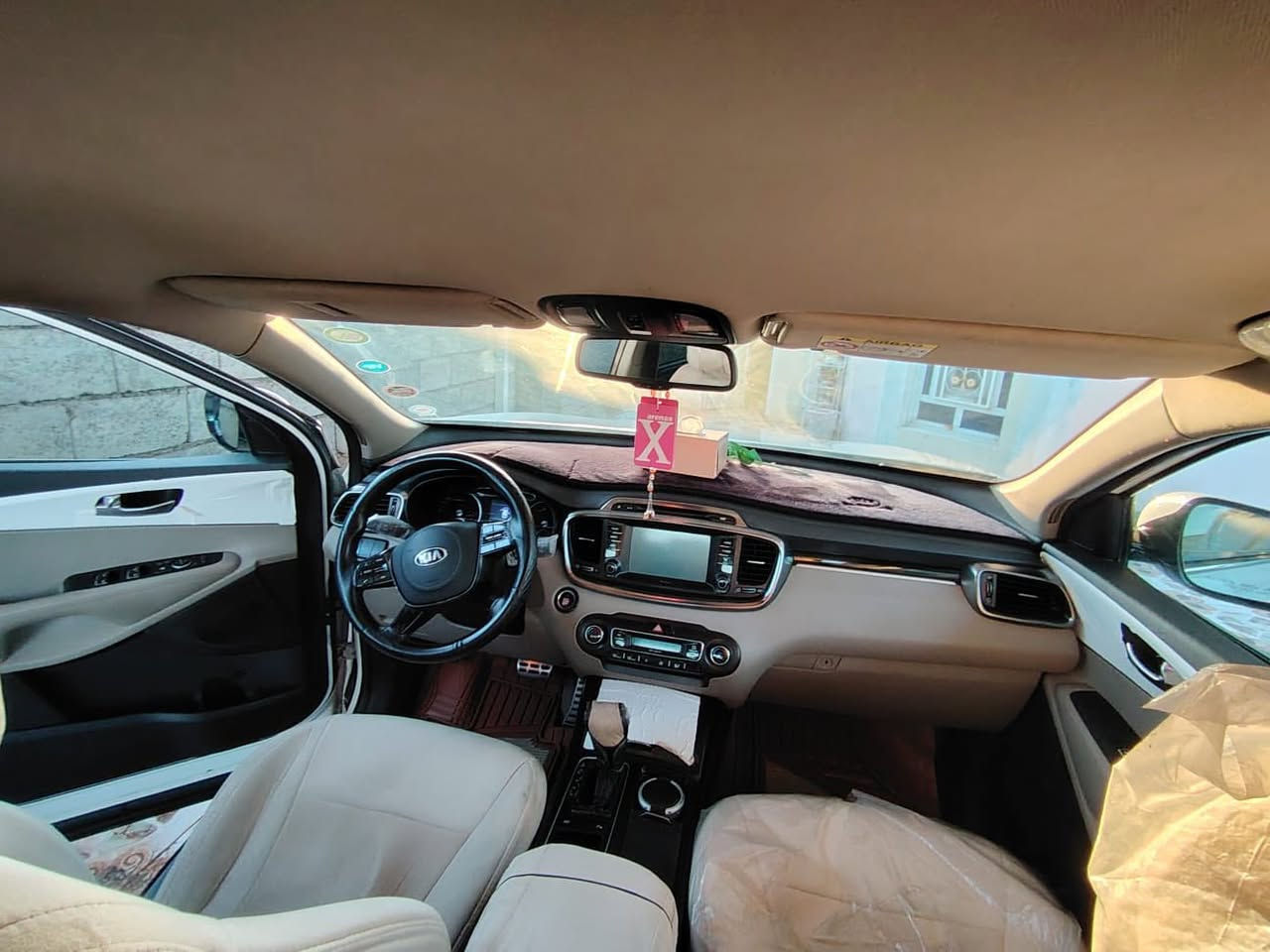 السلام عليكم للبيع كيا سورينتو 2019 فول ماعدا بانوراما الاتصال***********
