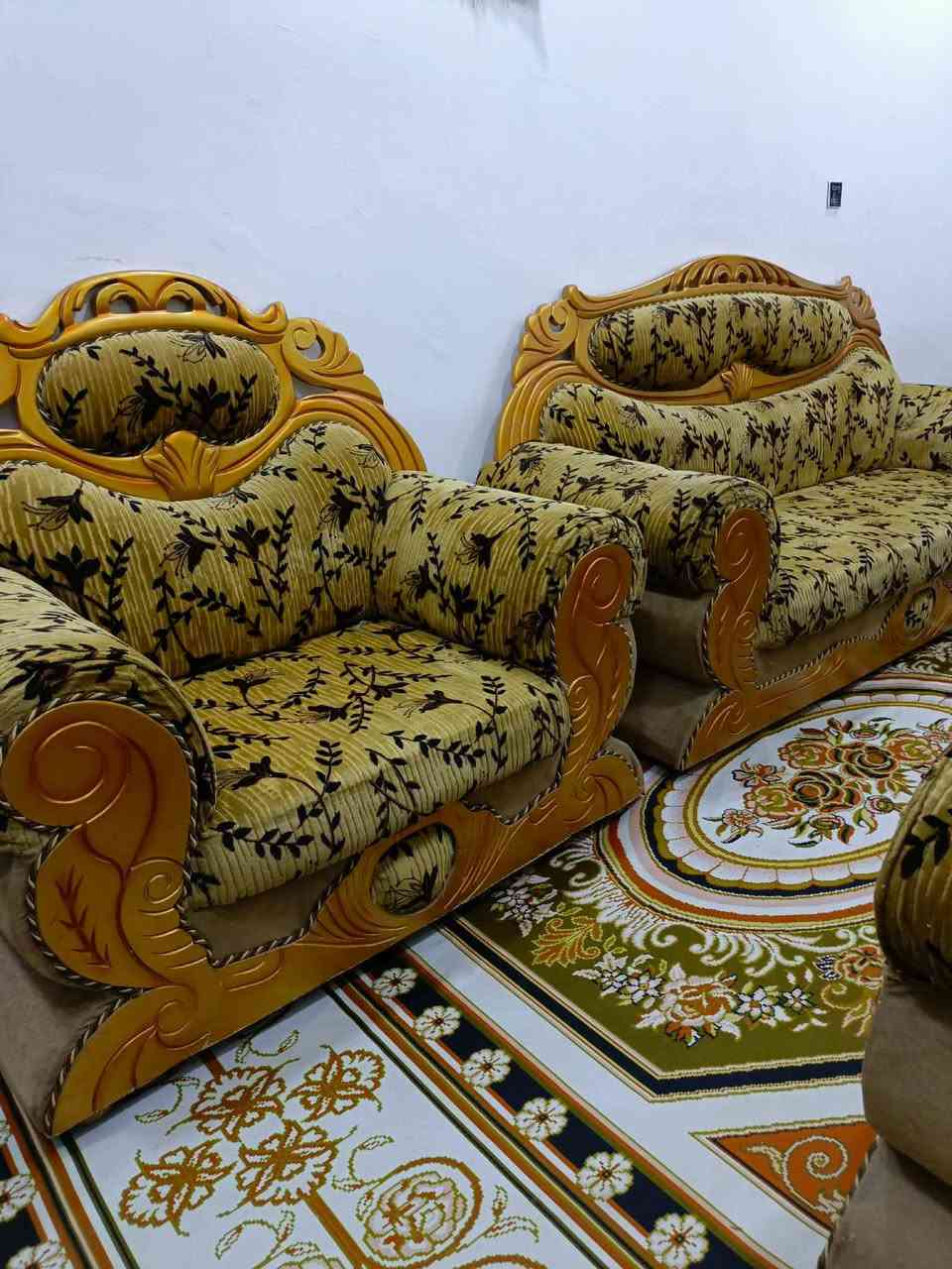 تخم ملكي كويتي 5 قطع 10 نفرات جديد كبير  كلش زلغ مابي قوه ومتانه 350 بي مجال ثليل الي يريده يراسلني توصيل موجود او يتصل ***********... @الجميع
