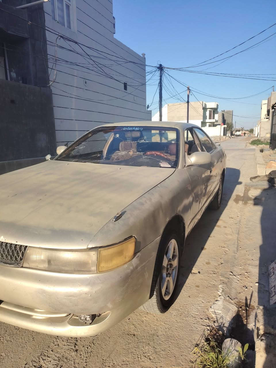 السلام عليكم سيارة شيزر نفخ كير ومحرك ٢٥٠٠ رقم كركوك تحويل مباشر سنوية ساقطة محتاجة جامة أمامية وكبل للهزة كهربائيات جاهزة سعر ٤٠ للاستفسار الاتصال على الرقم *********** مكان السيارة ديالى بعقوبة
