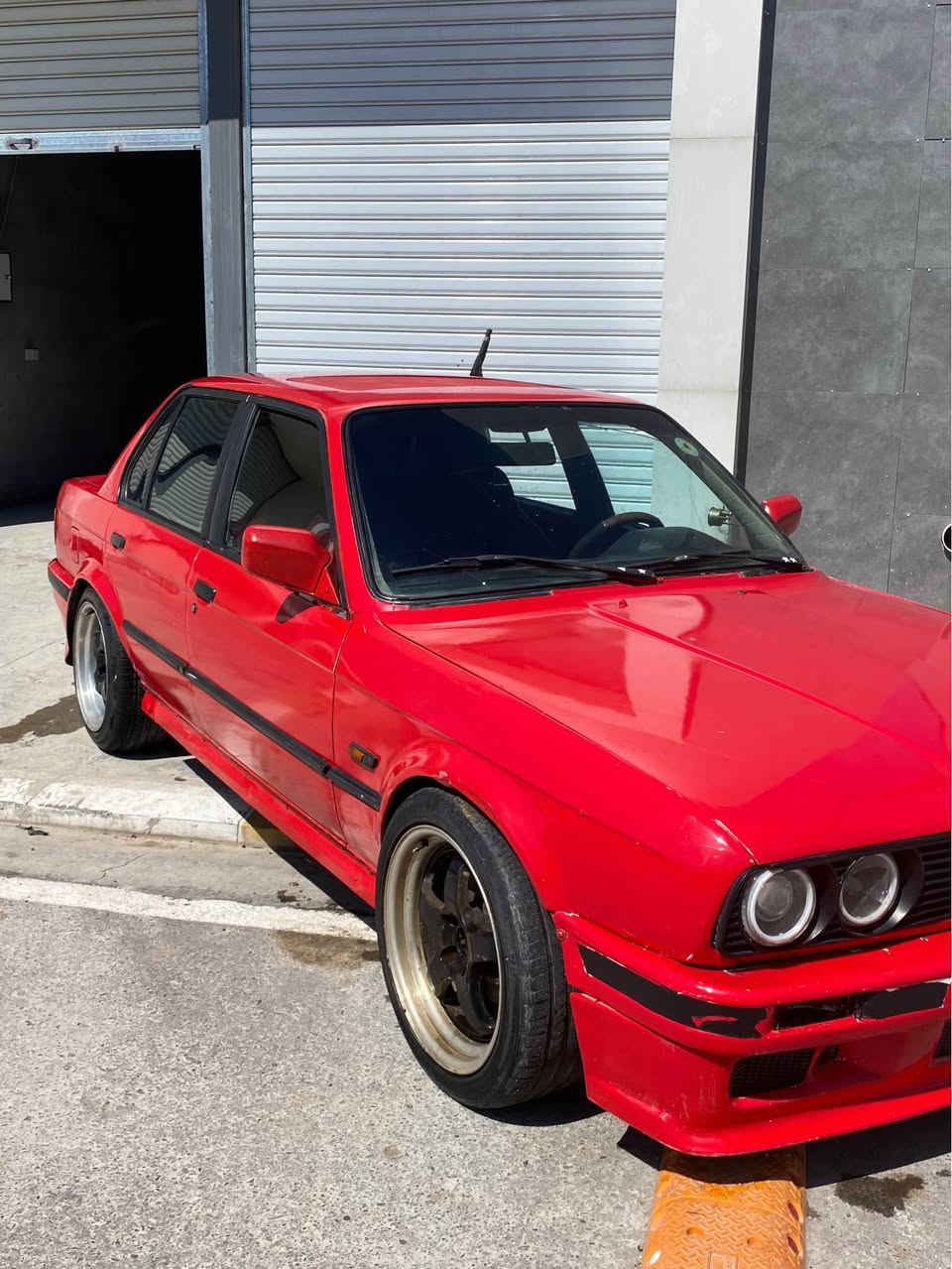 زه عرا مؤديل ١٩٨٨ مه كينه ٥٢٠ي ديجيتال گير و مه كينه و اكسل به شه رت اكسل قفل ته قه و ره قه به شه رت ته نها بؤربه رينيكي سه وتي تيدايه سه ياره كه ماشالله ي ده ويت ئه قلي تازه به رمه جه ي بؤ كراوه سته يگي 1له سه ره بؤ ڤيديؤي سه وت نامه بنيرن وه كاله و سه نه ويه ئه وه لياتي به شه رت له هه وليرم سعري ٢١ وه ره قه و معامله *********** أربيل, العراق
