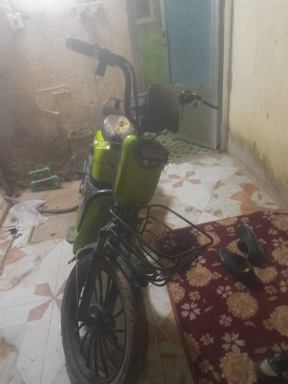 سلام عليكم دراجة شحن بطاريات٠5 جديدات دراجه ما بيه نقص مكان البصرة التنومة السعر 350 وبية مجال متوفر  وتساب ***********
