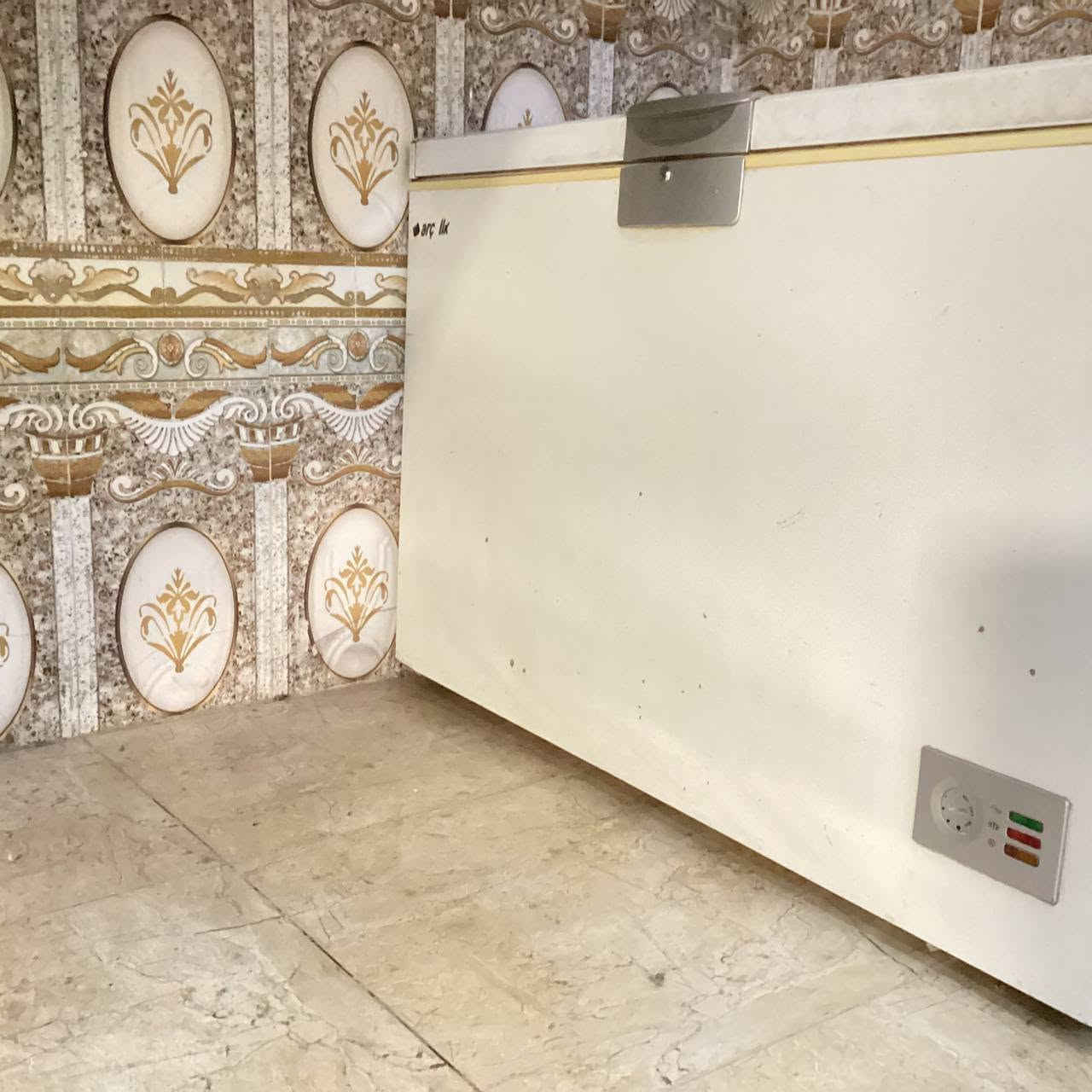 للبيع نضافه 100% وضمان شكد متريد 
سبب البيع 
اشترينه بيت ماثث وكامل 
تواصل ***********
