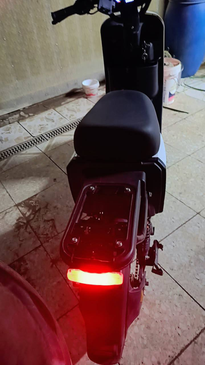 السلام عليكم دراجه للبيع R90المكان بغداد السعر600وبيهه مجال  للتواصل***********
