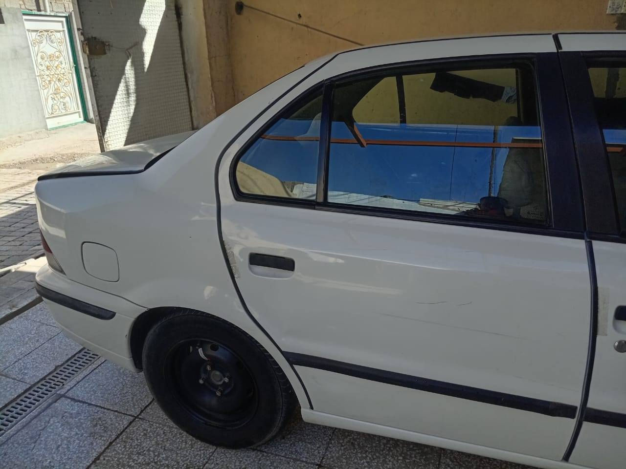 سمند 2009 ضربه في الجاملغ الايسر جهة السايق معمر سياره نضيفه ب37.         مكان بغداد 
                           ***********
