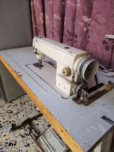 مكينه خياطه البيع شغاله سعرها 90 الف العنوان بغداد الشعله رقم الهاتف ***********
