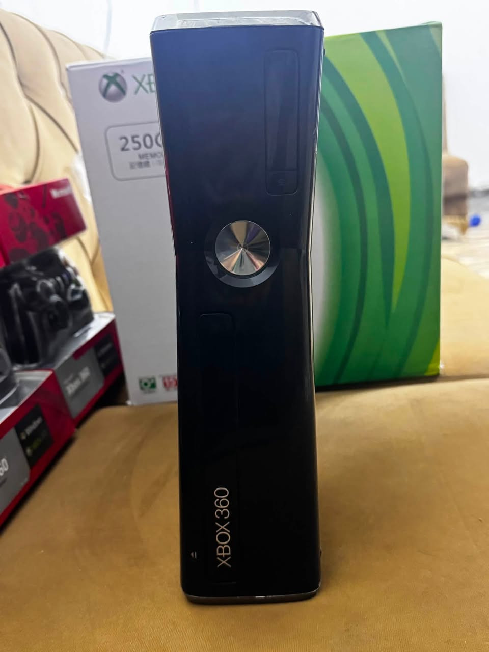 سلام عليكم شباب عندي بلي اكس بوكس 360 نضيف نضافة 85 محلقاتة  كاملة بلي بي ١٥٠ لعبة بس وتساب ‭ ‭***********
سعر 150وبي مجال المكان بغداد العبيدي
