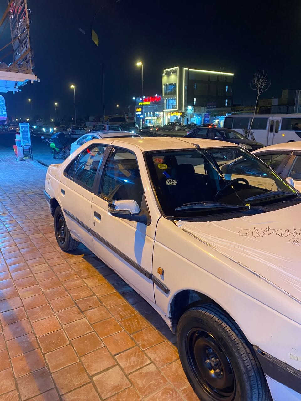 سلام عليكم بيجو 405 مديل 2012 سنويه لل28 راعيه يريد مداور السياره جاهزه  من كلشي حداديه 80‎%‎ 
باتري جديد 
 عينه وصينة مال گير جديد ستوه مشدودات
 السياره بيه 3 قطع وبيه خيط بخار  تفحص وتقتنع وتشتري السعر34وبيه مجال للشراي مكان السياره نجف اي استفسار اتصل ***********
