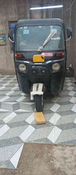 سلام عليكم تكتك رقم البيع بيه بلقد شويه ما تبين مستعجل على البيع 
مكان رفاعي سعر 8700 وبيه مجال الهاتف ‏‪***********‬‏
